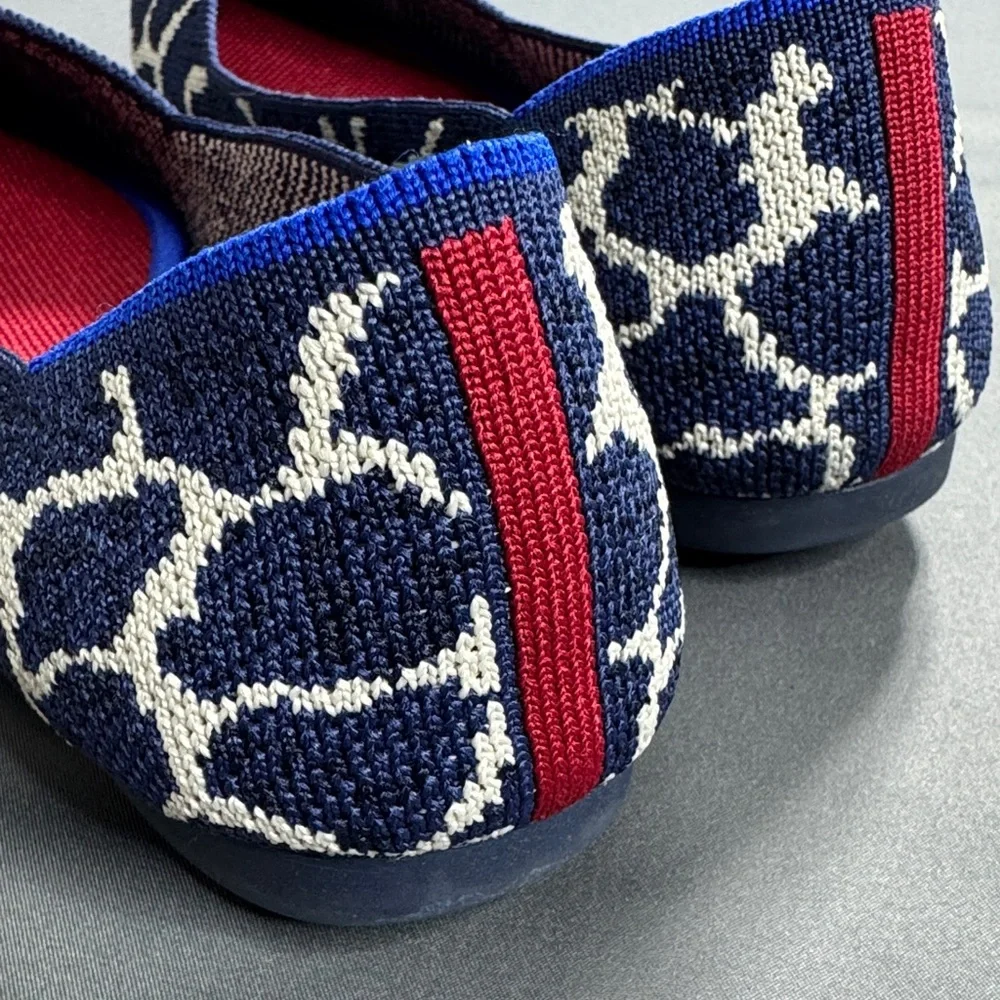 Rothy's The Point Indigo Giraffe Blue White Animal Print Size 7.5‎ Pointed Toe